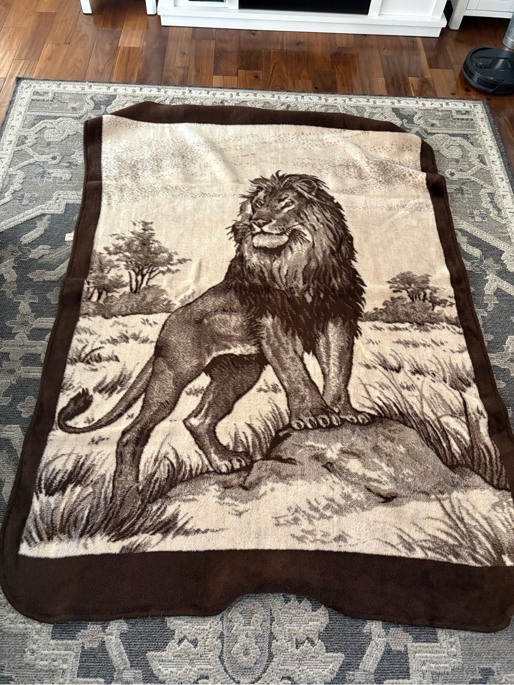 Vintage San Marcos Lion Blanket In Brown & Cream 87X62 Twin size EUC Cottagecore - Picture 3 of 11